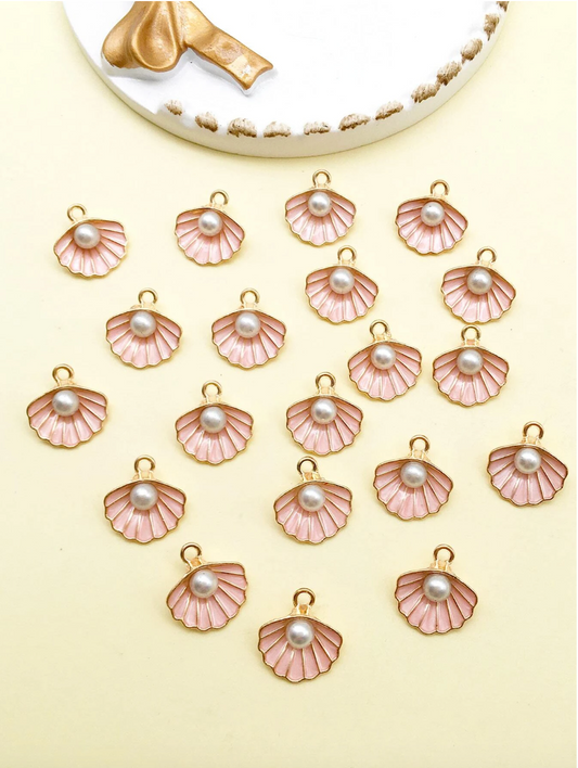 20 Pearls and Scallop Pendants